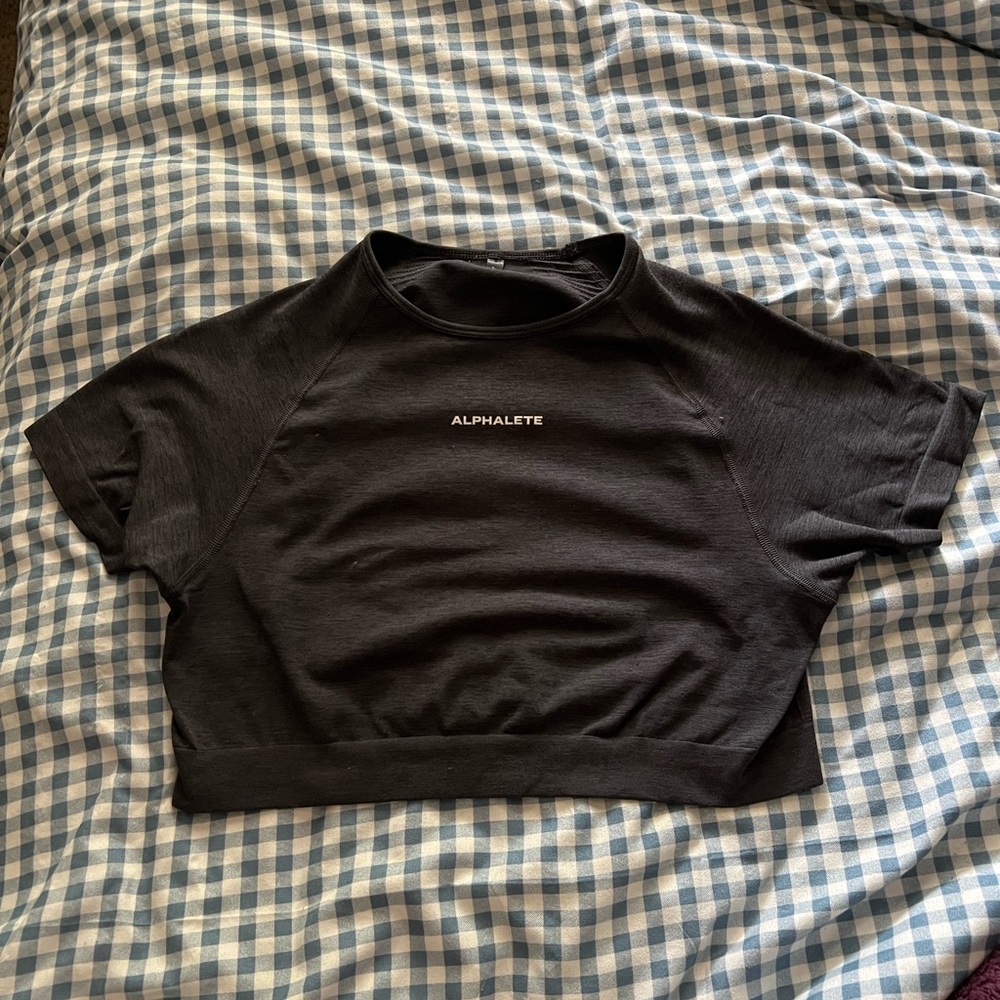 Alphalete Amplify Crop Top
